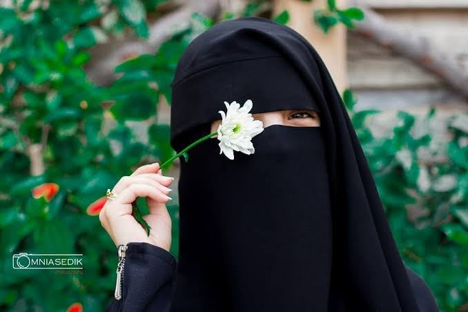 হিজাব পরা চোখের পিক পিকচার ডাউনলোড